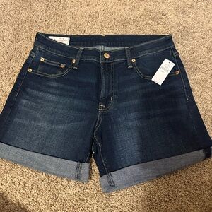 GAP 5” girlfriend mid rise shorts